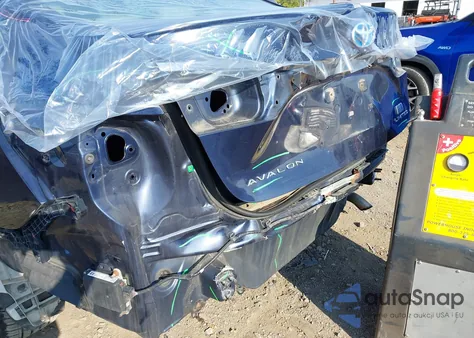 2015 Toyota Avalon Hybrid Limited from USA, damaged, VIN 4T1BD1EB9FU038272